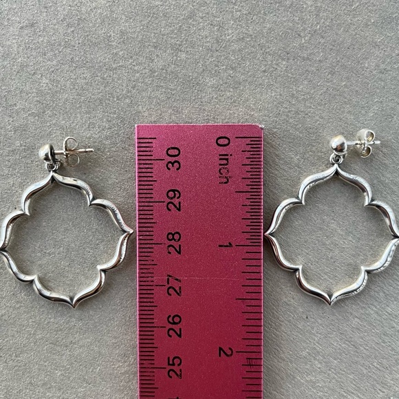 Retired James Avery Sterling Silver .925 Venetian Frame Hoop Dangle Earrings - Picture 3 of 3